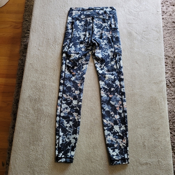 Lululemon Speed Up Tight Full-On Luxtreme 28" Spring Bloom Multi size 2 - Picture 6 of 14